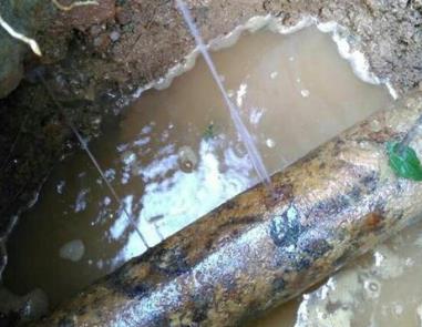 黎城楼顶渗水维修公司分享下地暖漏水的原因及检测方法。